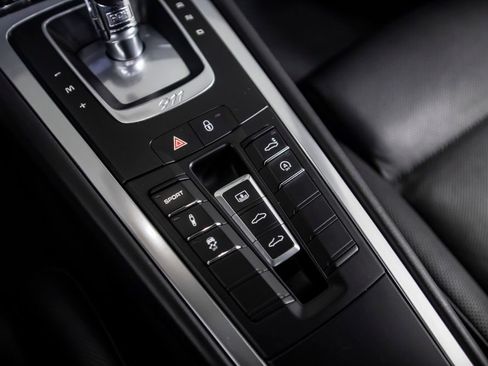 Used 2018 Porsche 911 Carrera S RWD image 32