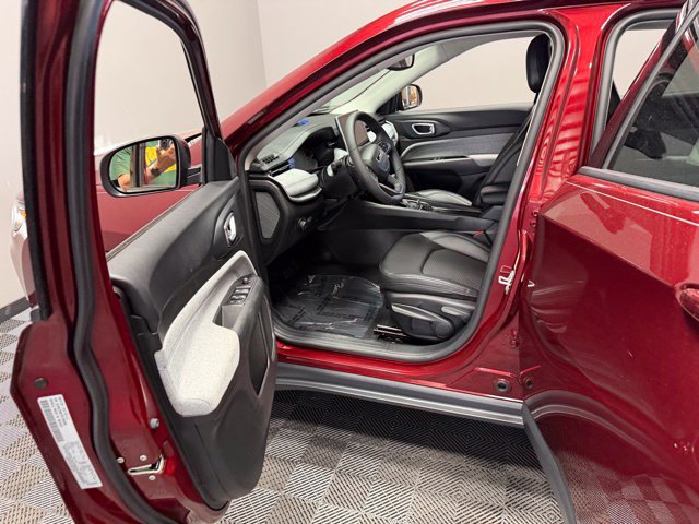 Used 2022 Jeep Compass Latitude AWD/4WD image 14