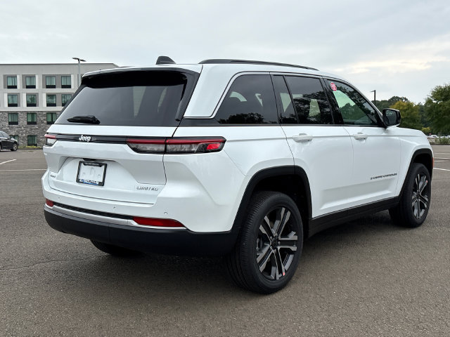 New 2027 Jeep Grand Cherokee Limited AWD/4WD image 2