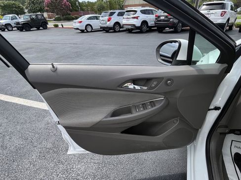 Used 2018 Chevrolet Cruze LT FWD image 28