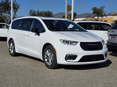 New 2026 Chrysler Pacifica Limited