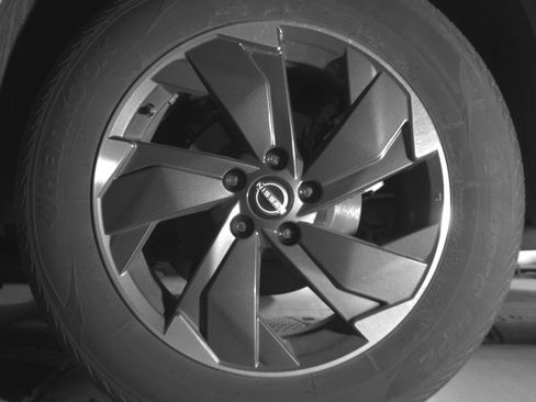 Used 2025 Nissan Rogue SV image 14