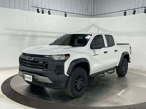 Used 2025 Chevrolet Colorado Trail Boss AWD/4WD image 8