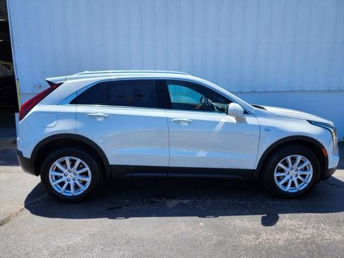 Used 2023 Cadillac XT4 Luxury w/ Cold Weather Package AWD/4WD image 6