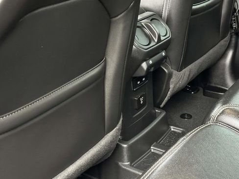 Used 2022 Jeep Wrangler Unlimited Sahara w/ Cold Weather Group image 19