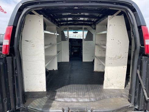 Used 2016 Chevrolet Express 3500 RWD image 10