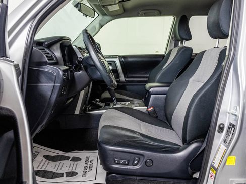 Used 2016 Toyota 4Runner SR5 AWD/4WD image 22