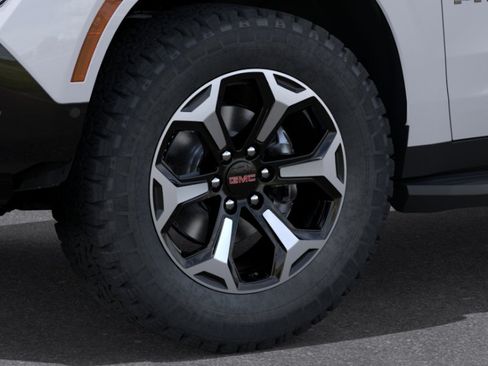 New 2026 GMC Yukon AT4 AWD/4WD image 10