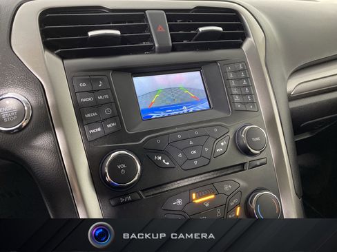 Used 2018 Ford Fusion S image 2