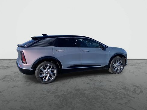 New 2026 Cadillac Optiq Luxury 1 image 8