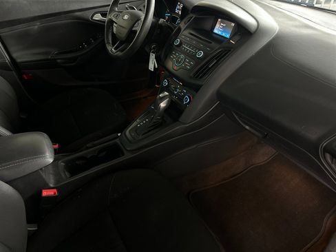 Used 2015 Ford Focus SE w/ SE Sport Package image 14