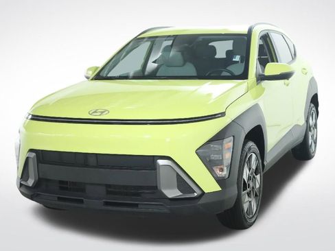 Used 2024 Hyundai Kona SEL AWD/4WD image 3