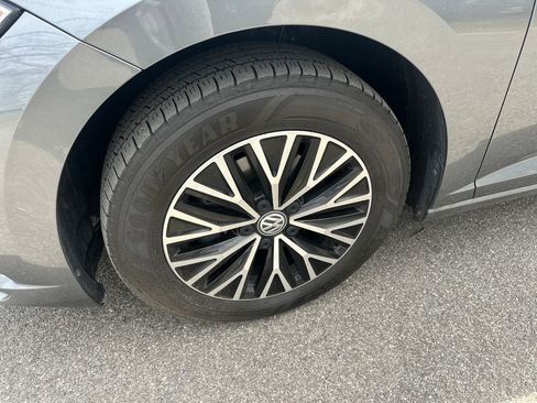 Used 2021 Volkswagen Jetta S image 2