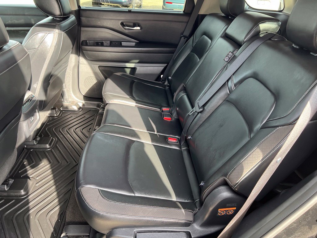 Used 2023 Nissan Pathfinder SL AWD/4WD image 24