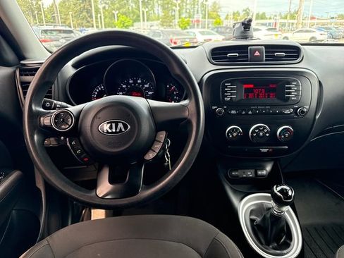 Used 2016 Kia Soul FWD image 12