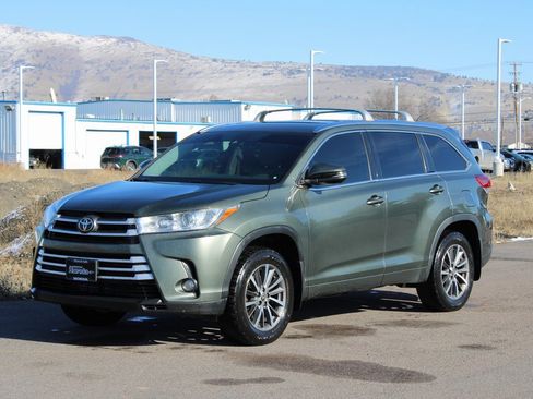 Used 2017 Toyota Highlander XLE image 7