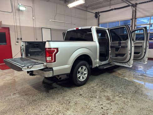 Used 2015 Ford F150 XLT image 12