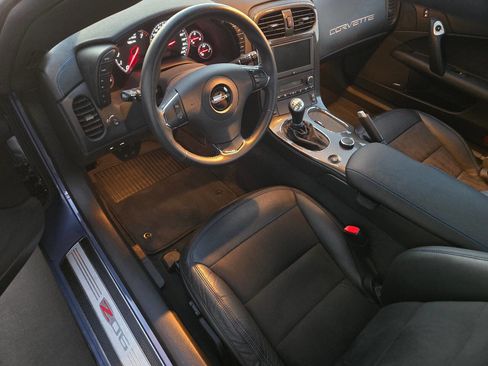 Used 2012 Chevrolet Corvette Z06 w/ 3LZ Preferred Equipment Group image 24