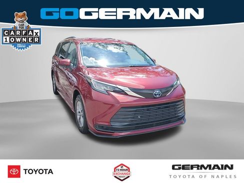Used 2023 Toyota Sienna LE FWD image 6