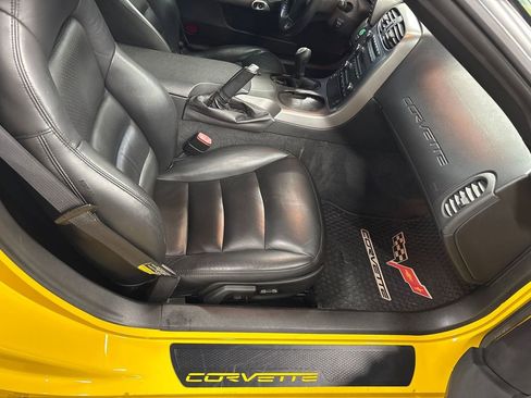 Used 2006 Chevrolet Corvette Coupe w/ Preferred Equipment Group image 44