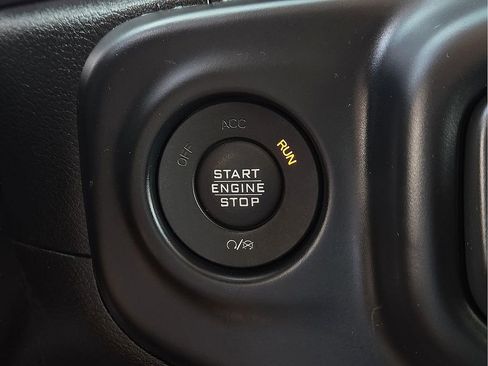 Used 2018 Jeep Wrangler Unlimited Sport AWD/4WD image 18