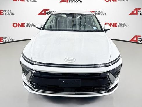 Used 2024 Hyundai Sonata SEL FWD image 2