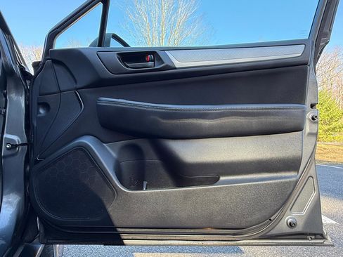 Used 2018 Subaru Outback 2.5i AWD/4WD image 21