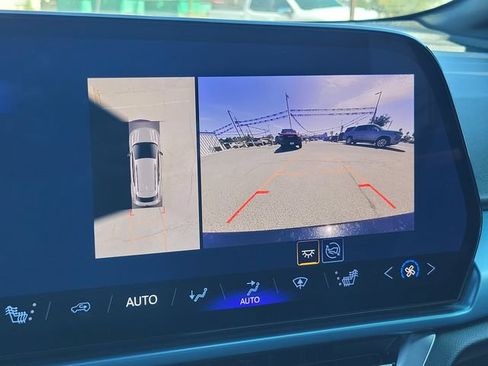Certified 2024 Chevrolet Equinox EV LT FWD image 20