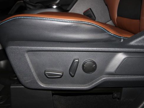 Used 2024 Ford Bronco Outer Banks image 6