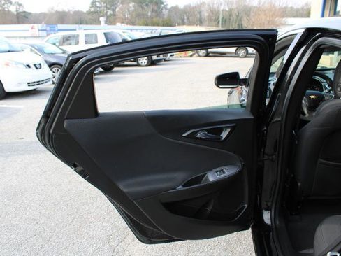 Used 2021 Chevrolet Malibu LT FWD image 21
