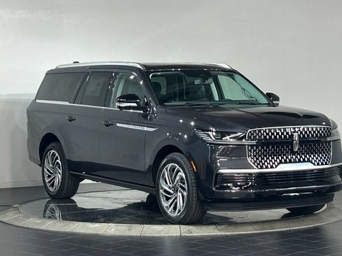 New 2027 Lincoln Navigator L Reserve AWD/4WD image 2