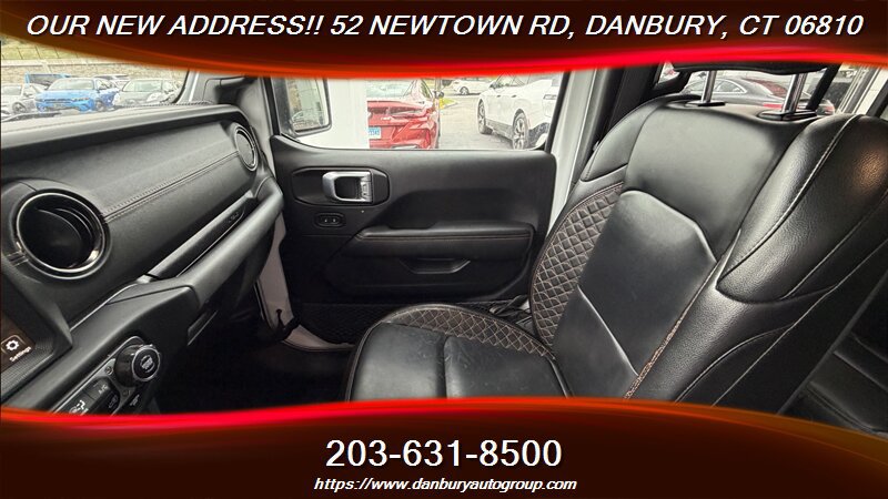Used 2023 Jeep Wrangler Unlimited Sahara AWD/4WD image 12