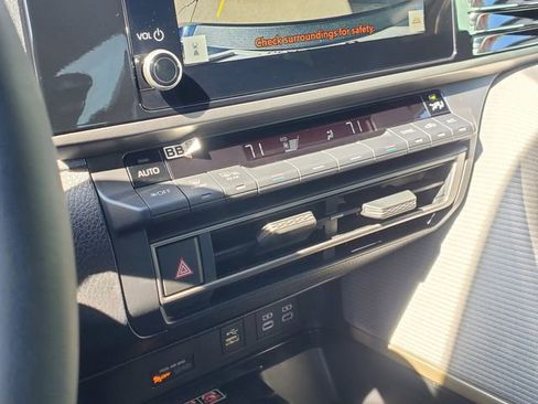 Used 2025 Toyota Camry SE FWD image 30