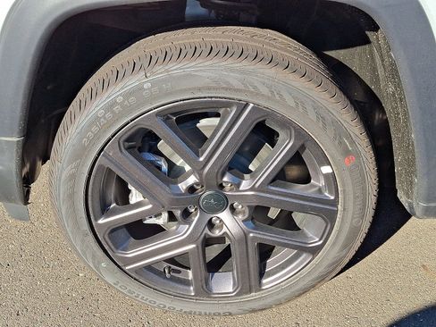 New 2026 Jeep Compass Limited w/ Sun, Sound & Navigation Group image 4