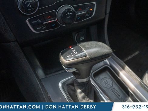 Used 2015 Dodge Charger SE w/ Popular Equipment Group RWD image 9