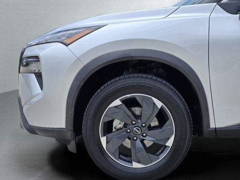 Used 2024 Nissan Rogue SV AWD/4WD image 30