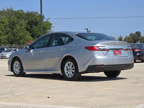 Used 2025 Toyota Camry LE FWD image 3