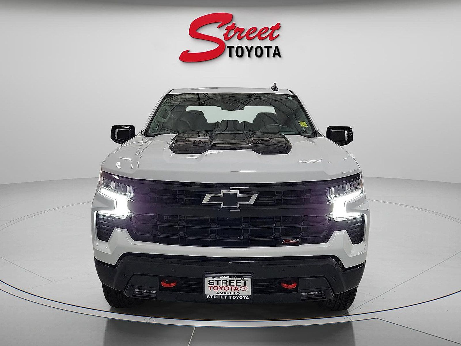 Used 2024 Chevrolet Silverado 1500 LT Trail Boss w/ LT Trail Boss Premium Package AWD/4WD image 6