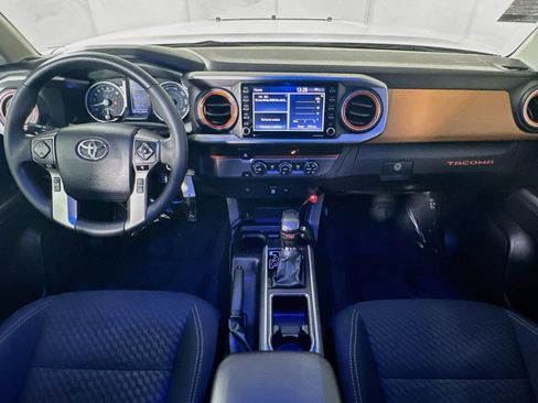 Used 2020 Toyota Tacoma SR5 RWD image 26