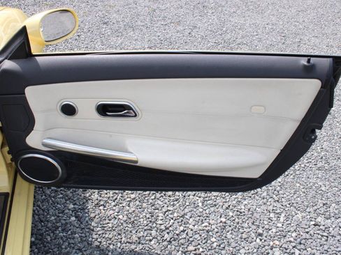Used 2005 Chrysler Crossfire Limited RWD image 18