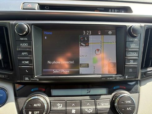 Used 2018 Toyota RAV4 Limited w/ Advanced Technology Package AWD/4WD image 19