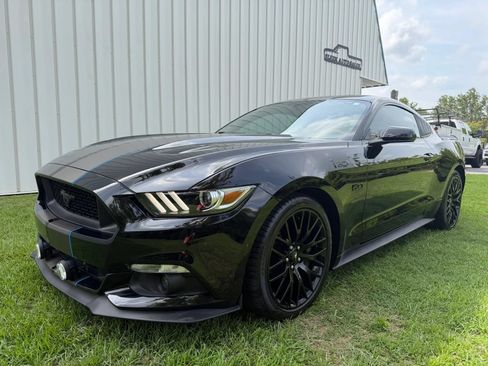 Used 2017 Ford Mustang GT w/ GT Performance Package RWD image 2