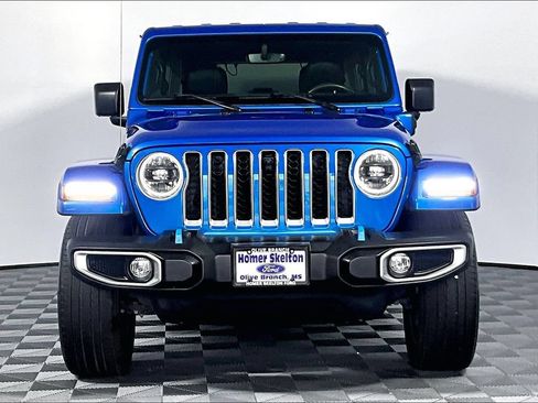 Used 2023 Jeep Wrangler Unlimited Sahara w/ Cold Weather Group AWD/4WD image 3