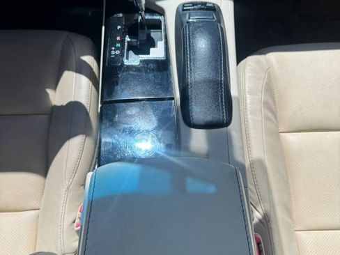 Used 2013 Lexus ES 300h w/ Luxury Pkg FWD image 29