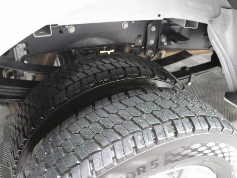 Used 2025 Ford F450 Platinum w/ FX4 Off-Road Package image 43