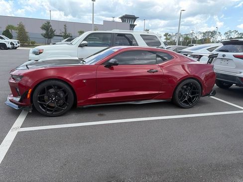 Used 2018 Chevrolet Camaro SS RWD image 3