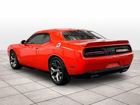 Used 2016 Dodge Challenger SXT RWD image 10