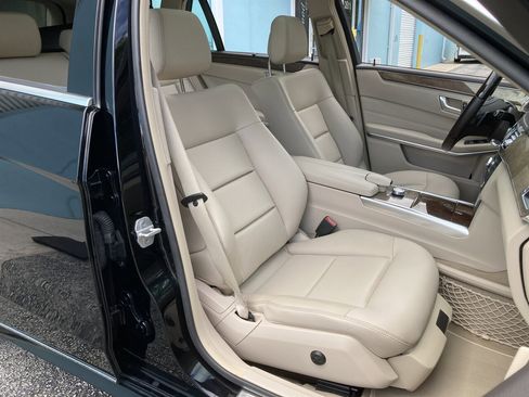 Used 2014 Mercedes-Benz E 350 4MATIC Wagon image 21