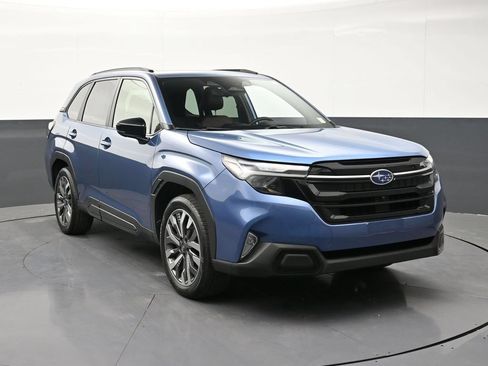 Used 2025 Subaru Forester Touring AWD/4WD image 7