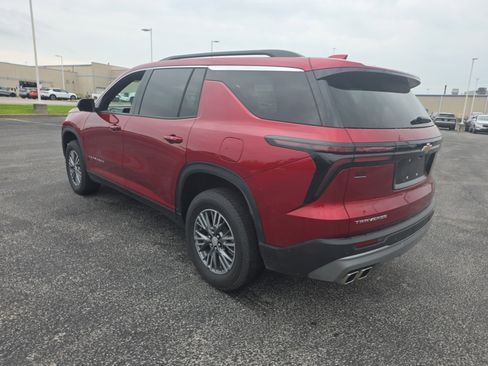 Used 2025 Chevrolet Traverse LT w/ Driver Confidence Package FWD image 5